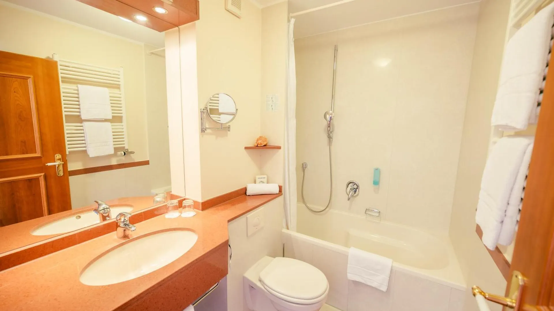Hotel Am Schlosspark Zum Kurfuerst Oberschleißheim 3*,  Niemcy