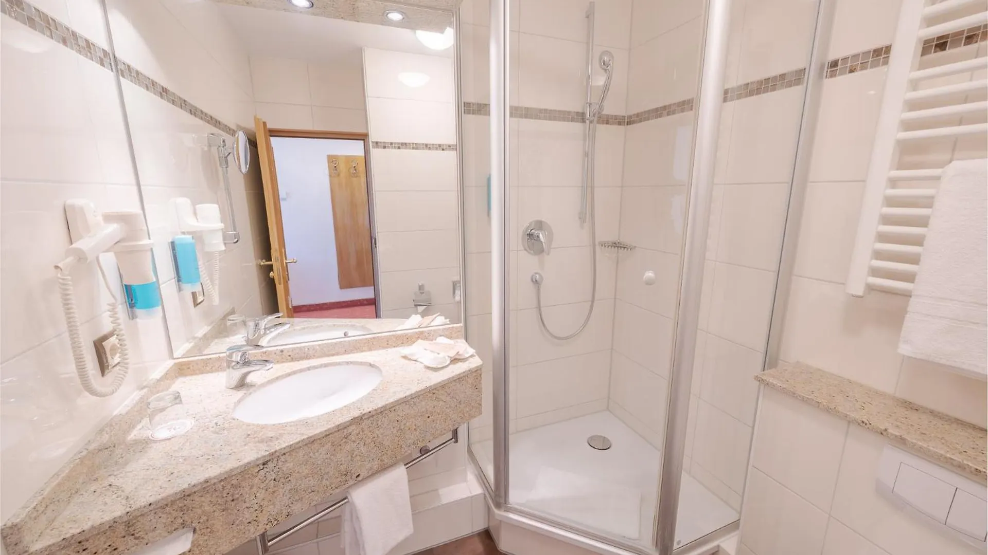 Hotel Am Schlosspark Zum Kurfuerst Oberschleißheim